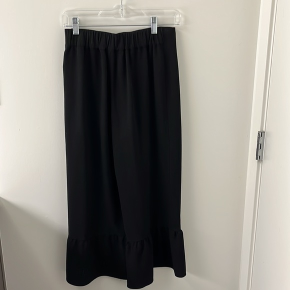 Club Monaco Pants with Ruffle detail - Picture 4 of 4